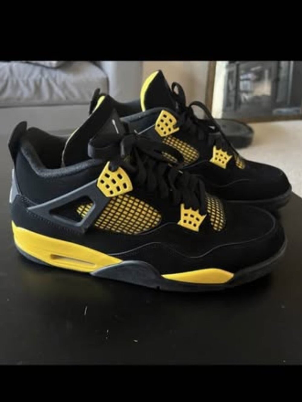 Air Jordan 4 Retro Thunder